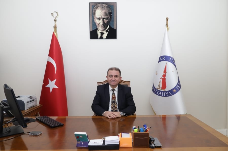 Prof. Dr. </br>Ayhan Kahraman